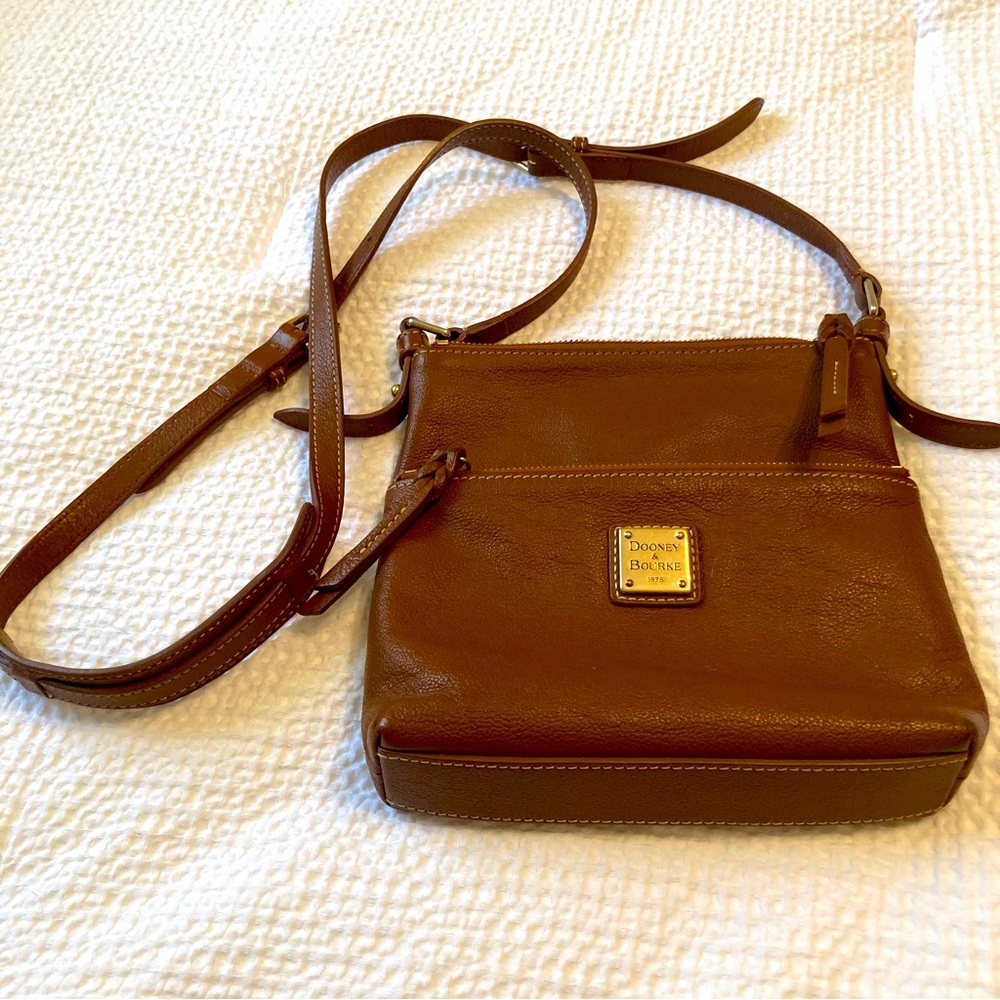 Dooney & Bourke Crossbody Leather Bag